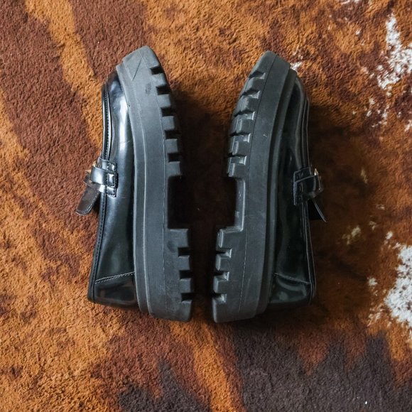 ASOS DESIGN Miller chunky loafers in black - Picture 6 of 7